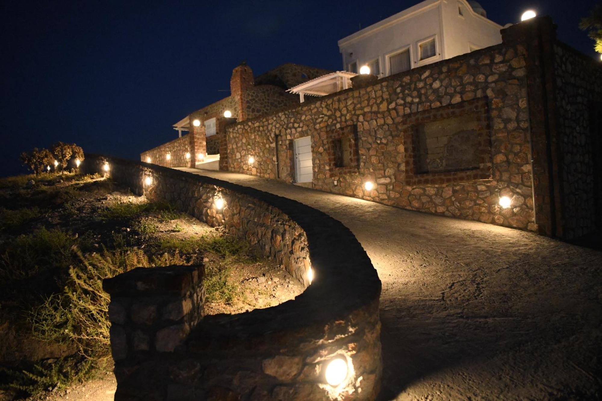 Starlight Luxury Seaside Villa & Suites Imerovigli  Exterior foto