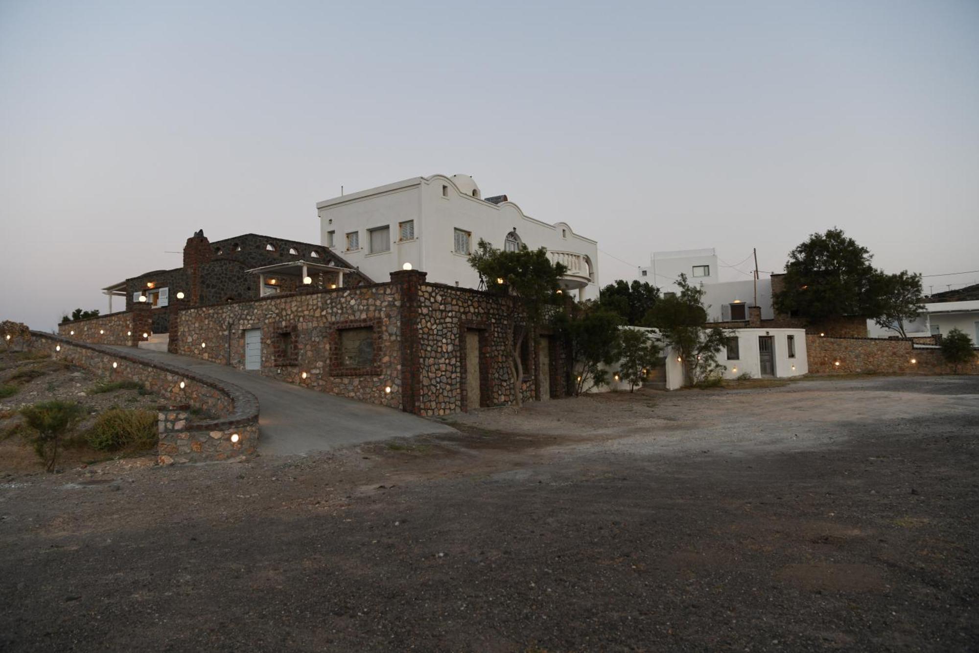 Starlight Luxury Seaside Villa & Suites Imerovigli  Exterior foto